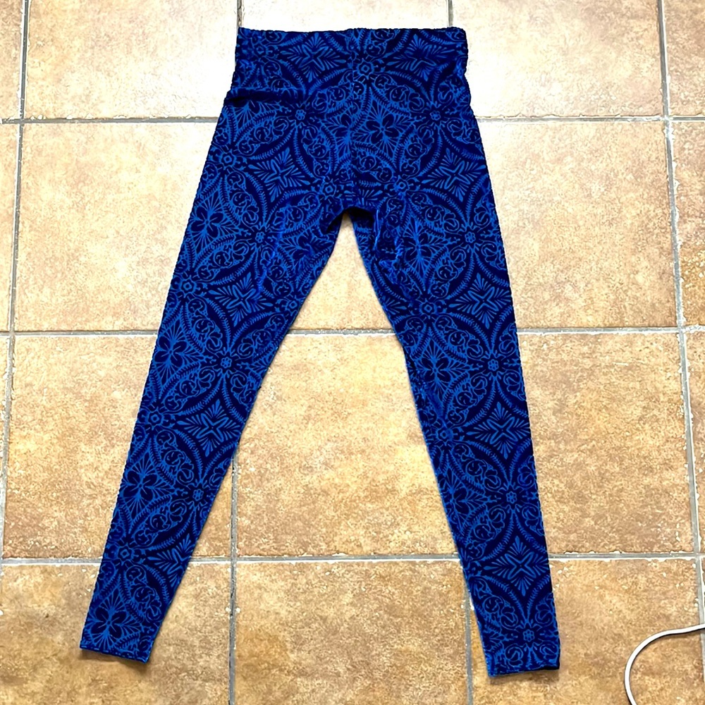 Blackmilk Clothing size Medium